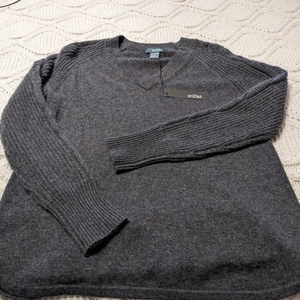 Womens griffen Cashmere Sweater M NEW